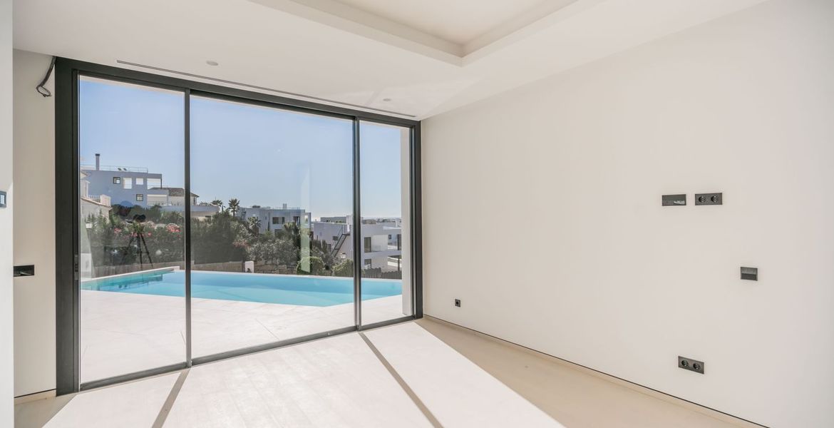 New Stylish Contemporary Luxury Villa