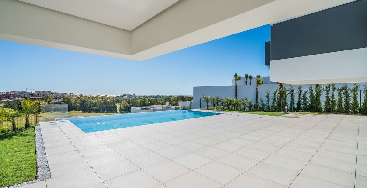 Stunning Brand New Modern Luxury Villa