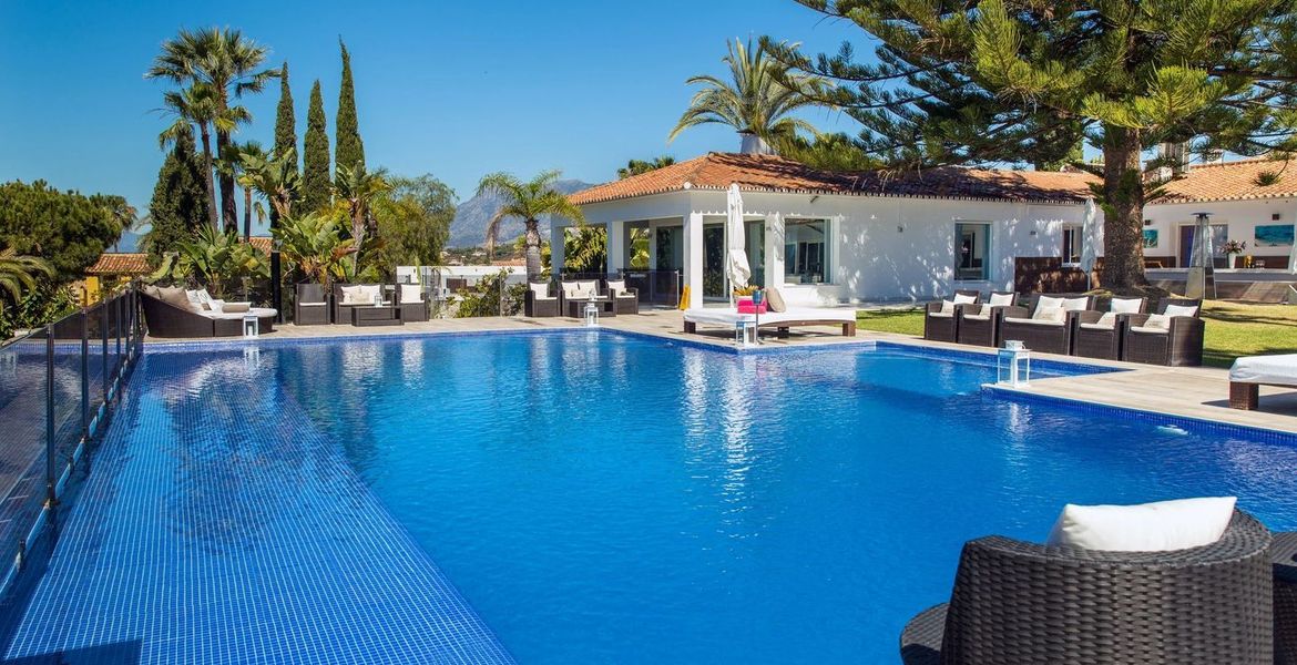 Villa for rent in Elviria