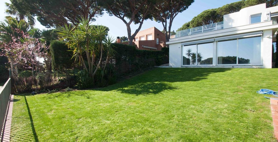 Villa for rent in costa brava