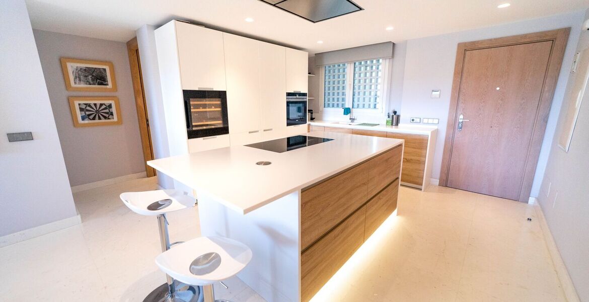 Luxury Apartment for sale in Marina Puente Romano