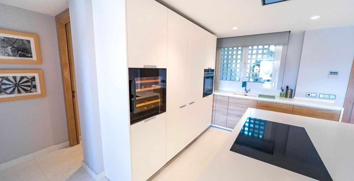 Luxury Apartment for sale in Marina Puente Romano