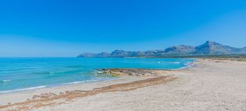 Apartment for 6 persons near the beach