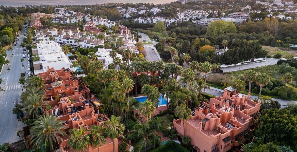 Townhouse in Altos de Puente Romano for sale