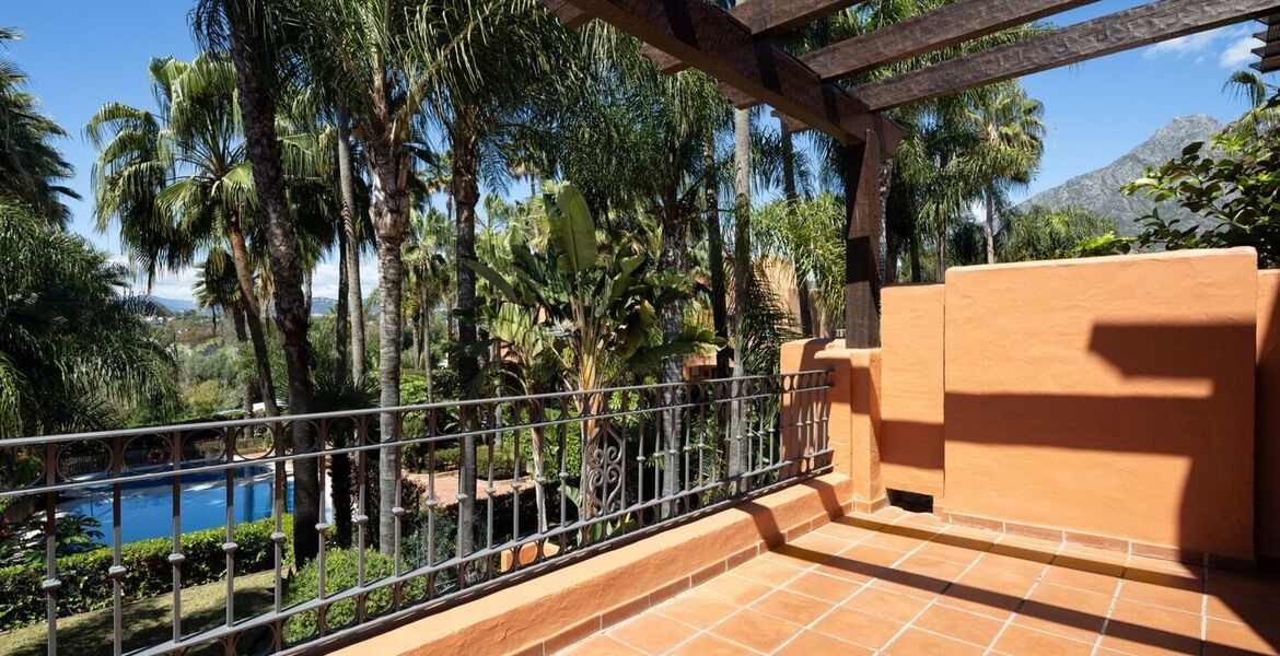 Townhouse in Altos de Puente Romano for sale