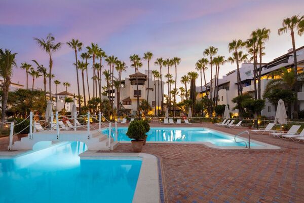 Luxury apartment for sale in Marina de Puente Romano