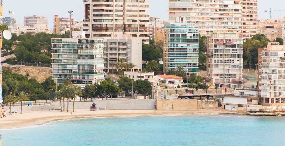 Apartment at the foot of the beach Alicante