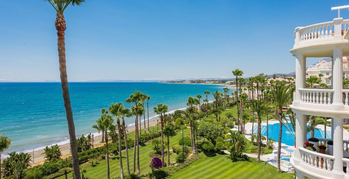 Apartment for sale in Estepona New Golden Mile
