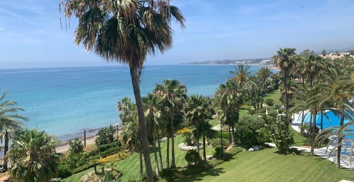 Apartment for sale in Estepona New Golden Mile
