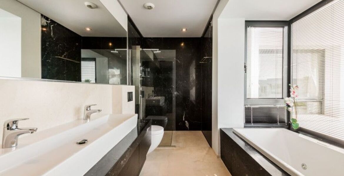 Contemporary Villa near Puerto Banus with Sea Views
