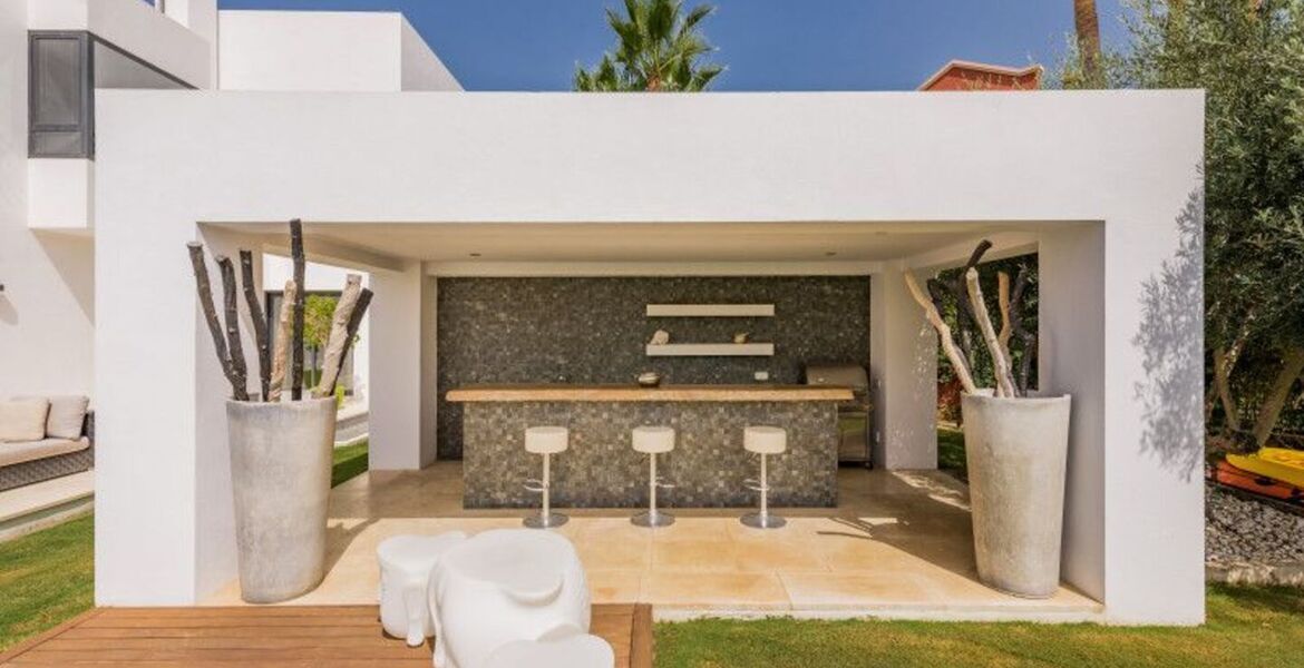 Contemporary Villa near Puerto Banus with Sea Views
