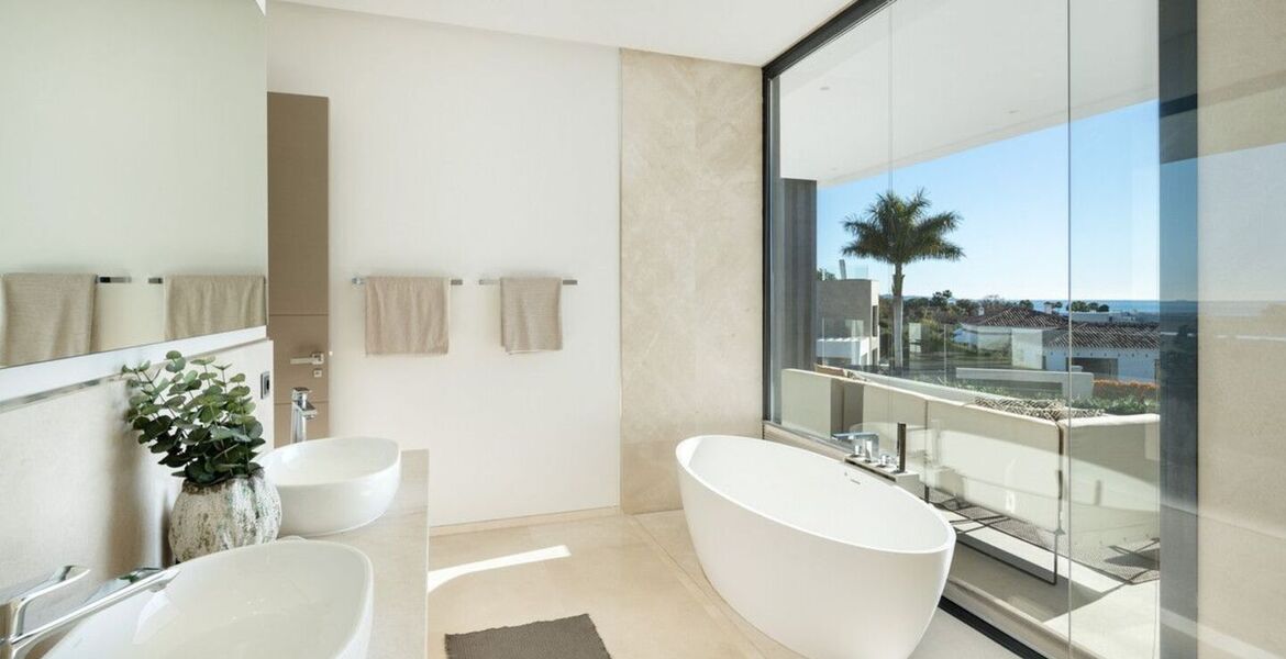 Modern Luxury Villa on Marbella's Golden Mile